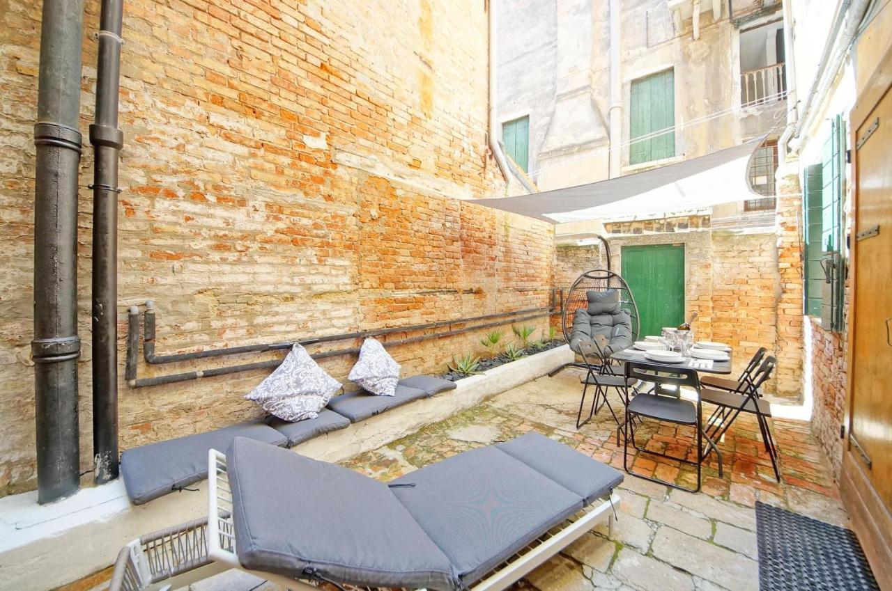 Gondola View Apartment Венеция Экстерьер фото
