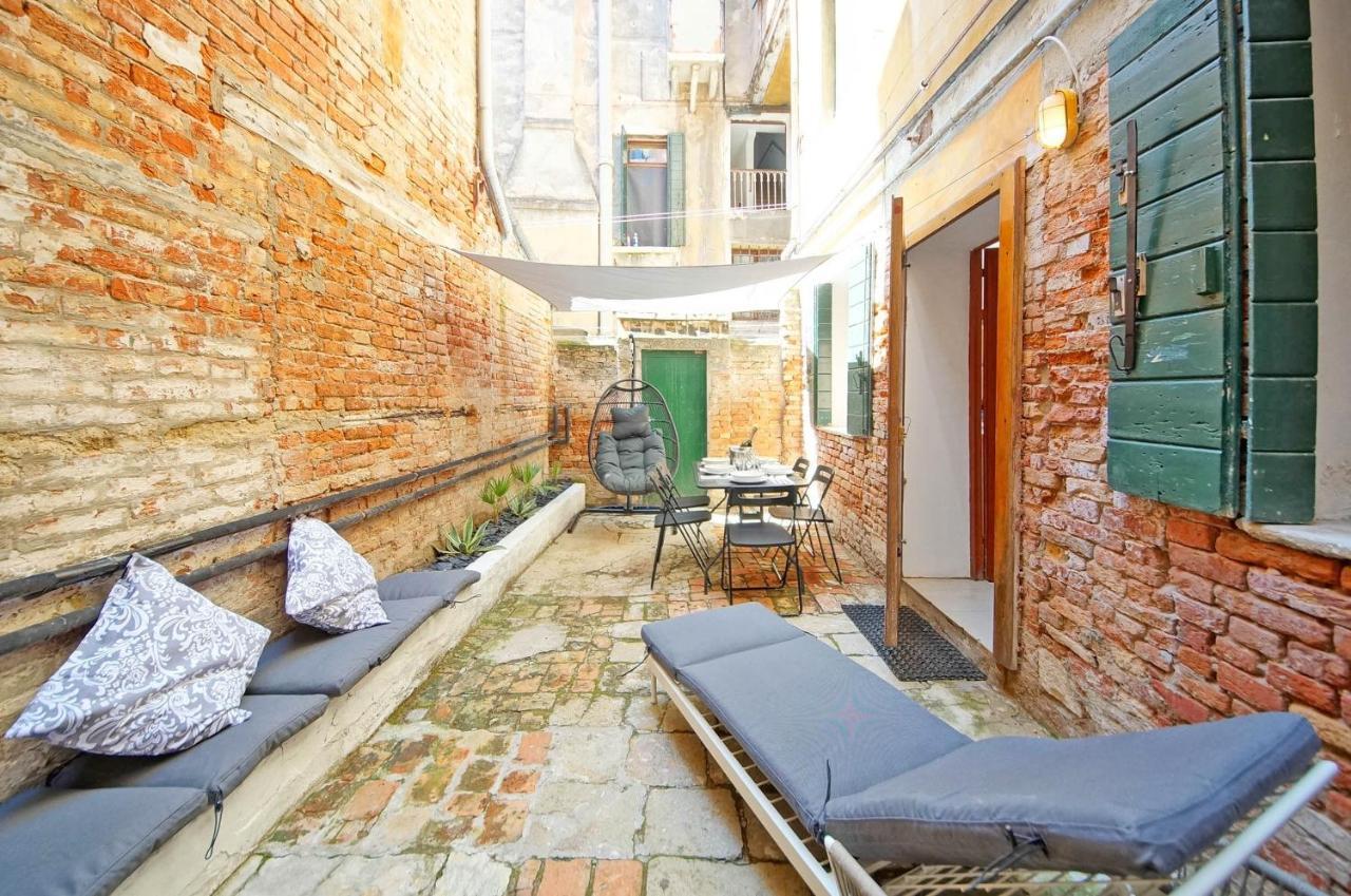 Gondola View Apartment Венеция Экстерьер фото
